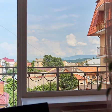 Lux Apartment Мукачево Екстер'єр фото