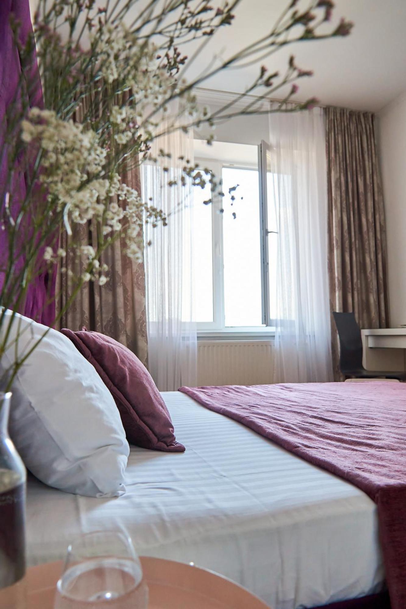 Lux Apartment Мукачево Екстер'єр фото